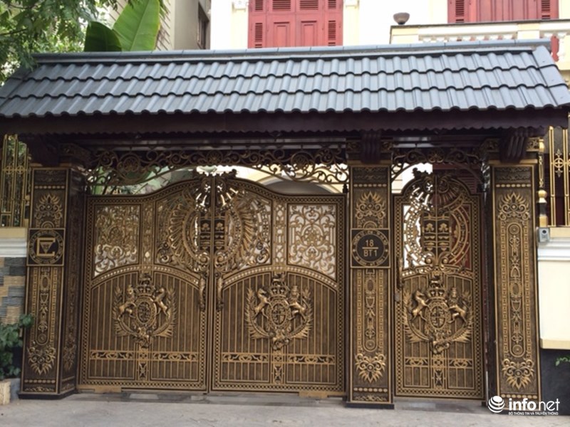 Chiêm ngưỡng cổng biệt thự, tường rào cầu kỳ của các đại gia Hà Nội - Ảnh 6