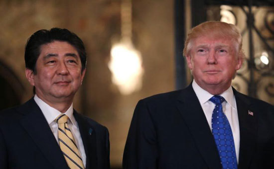 Thủ tướng Nhật Bản và Tổng thống Mỹ điện đàm về tên lửa Triều Tiên - Ảnh 1