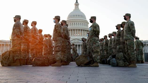 Mỹ siết chặt an ninh tại Washington trước lễ nhậm chức của ông Biden - Ảnh 1