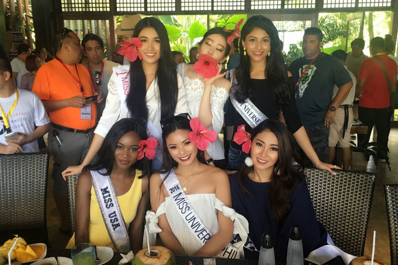 Người đẹp Việt hở bạo trước thí sinh Miss Universe - Ảnh 4