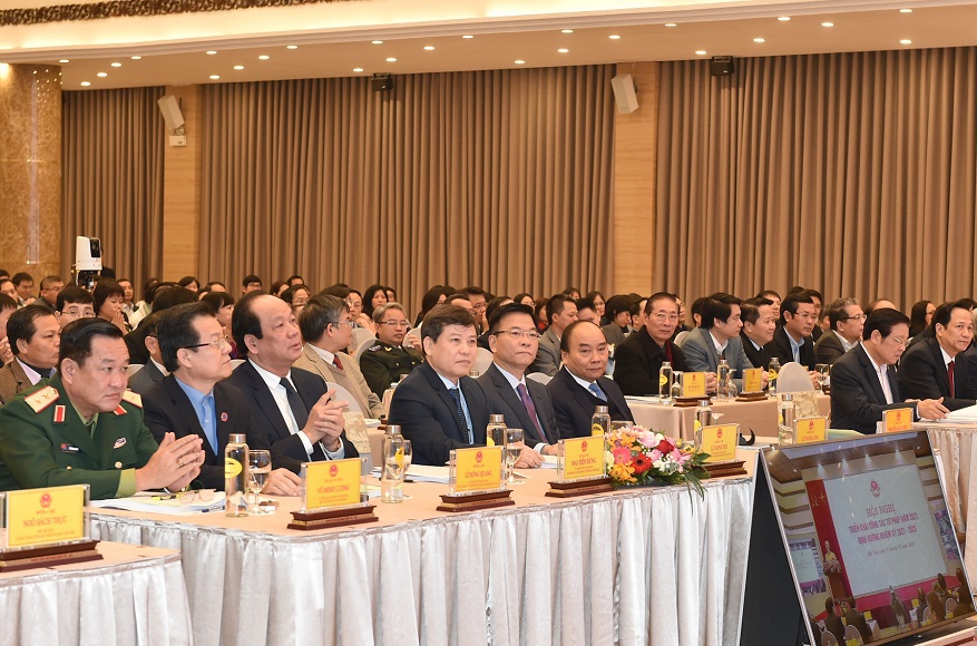 Thủ tướng Chính phủ Nguyễn Xuân Phúc: Cán bộ tư pháp gương mẫu sẽ ngăn chặn bớt vi phạm - Ảnh 2