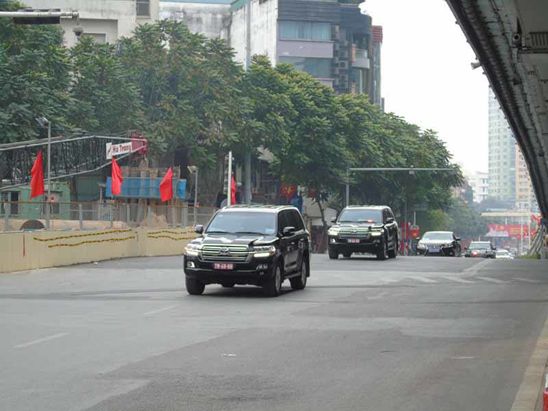 Lực lượng cảnh sát giao thông phân luồng, bảo đảm giao thông phục vụ Đại hội Đảng - Ảnh 6