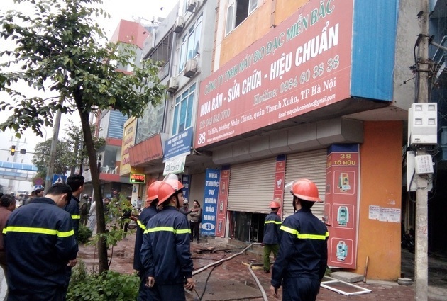 Hà Nội: “Bà hỏa” viếng thăm cửa hàng kinh doanh máy đo đạc - Ảnh 2