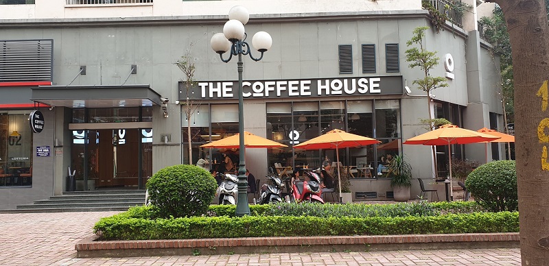 Hà Nội: Nhiều cửa hàng chưa khai Xuân, lác đác quán ăn đường phố, cà phê vẫn mở cửa - Ảnh 15