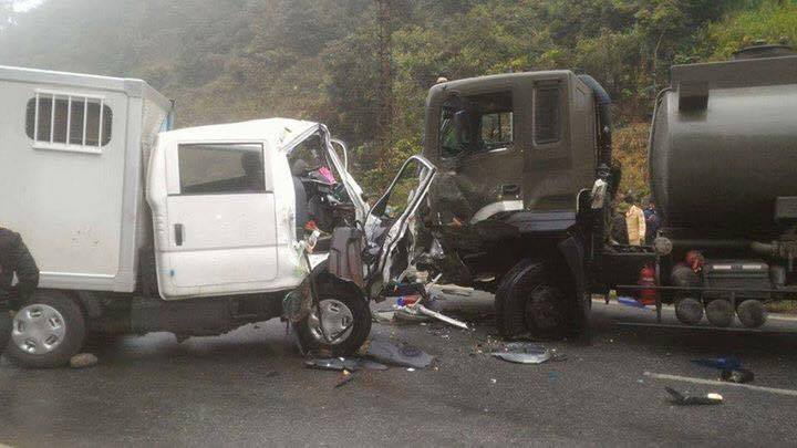 Thông tin mới nhất vụ xe chở phạm nhân bị tai nạn ở Hòa Bình - Ảnh 1