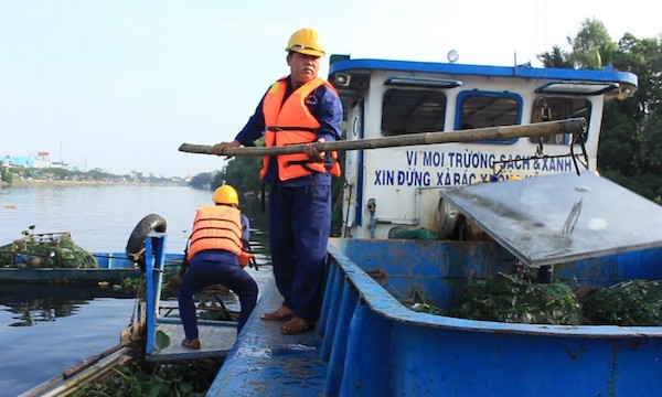 TP Hồ Chí Minh: Đề xuất chi 13 tỷ đồng thu gom rác trên sông Vàm Thuật - Ảnh 1