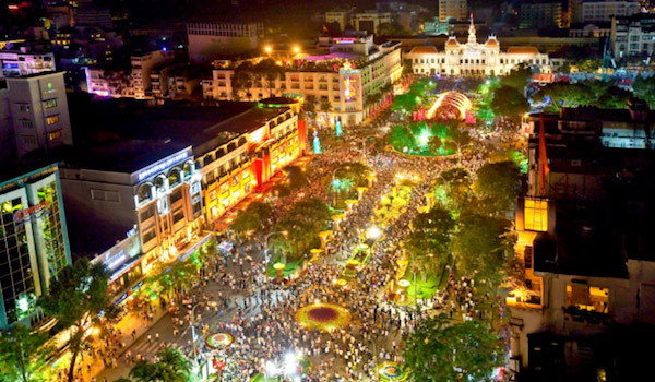 TP Hồ Chí Minh: Cấm xe lưu thông trên nhiều tuyến đường để phục vụ bắn pháo hoa mừng năm mới 2021 - Ảnh 1