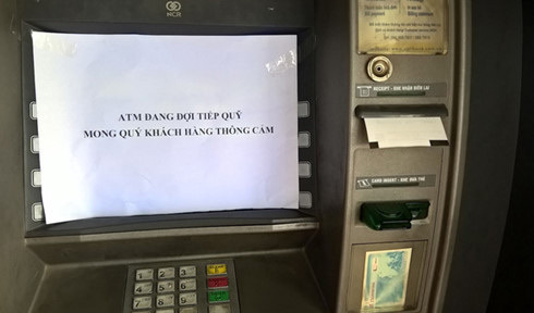 ATM bắt đầu nghẽn mạng, hết tiền trong ngày cao điểm mua sắm - Ảnh 3