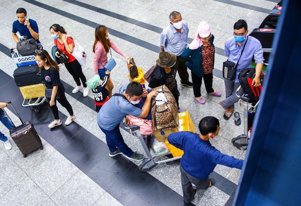 Grab đề xuất phân làn riêng có thu phí cho xe công nghệ vào sân bay Tân Sơn Nhất - Ảnh 2