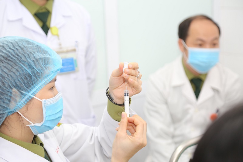Việt Nam nỗ lực để người dân tiếp cận vaccine Covid-19 sớm nhất - Ảnh 1