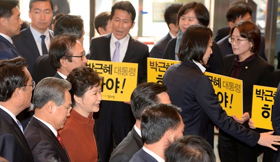 Bê bối Choigate: Đến lượt đạo diễn nổi tiếng Cha Eun Taek bị thẩm vấn - Ảnh 2