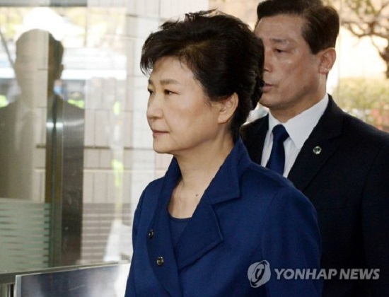 2000 cảnh sát bảo vệ phiên điều trần lệnh bắt giữ cựu Tổng thống Hàn - Ảnh 1