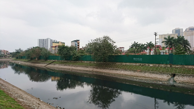 Hà Nội: Chính thức phá dỡ bãi trông xe “khủng” cạnh sông Tô Lịch - Ảnh 6