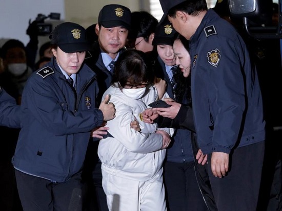 Bạn thân Tổng thống Hàn Quốc tiếp tục bị thẩm vấn - Ảnh 1