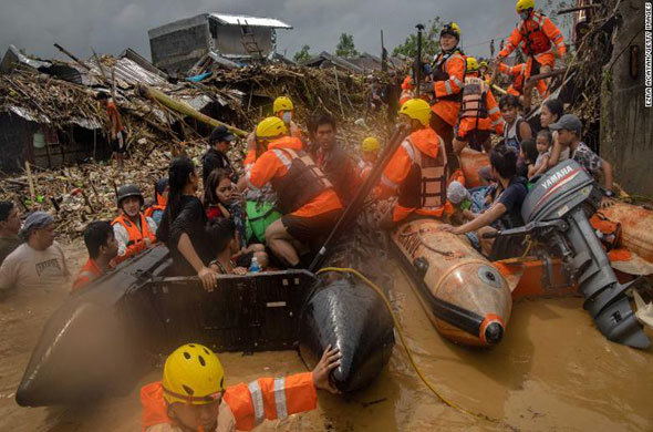 Thủ đô Manila tê liệt sau khi bão Vamco đổ bộ vào Philippines - Ảnh 4