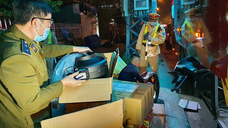 Quảng Nam: Phát hiện xe khách chở 200kg nội tạng không rõ nguồn gốc - Ảnh 1