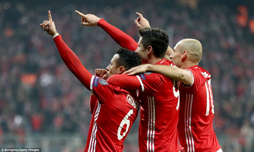 Hủy diệt Arsenal 5-1, Bayern Munich đặt 1 chân vào tứ kết - Ảnh 2
