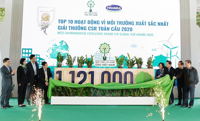 Vinamilk hoàn thành mục tiêu trồng hơn 1,1 triệu cây xanh cho Việt Nam trong năm 2020 - Ảnh 1