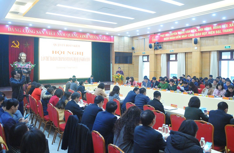 Hội nghị lần thứ 3 Ban Chấp hành Đảng bộ quận Hoàn Kiếm khóa XXVI - Ảnh 2