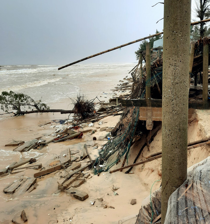 Quảng Trị: Nhiều địa bàn ven biển Cửa Việt tan hoang - Ảnh 3