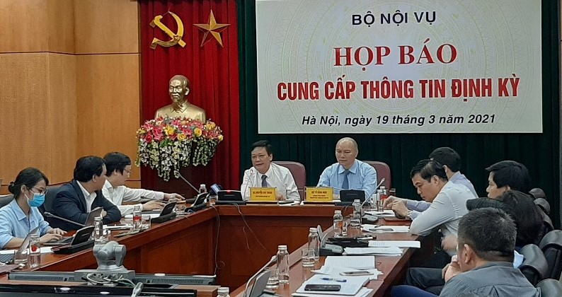 Thứ trưởng Bộ Nội vụ Nguyễn Duy Thăng chỉ ra bất cập trong việc xây dựng quy định về chứng chỉ nghề nghiệp - Ảnh 1
