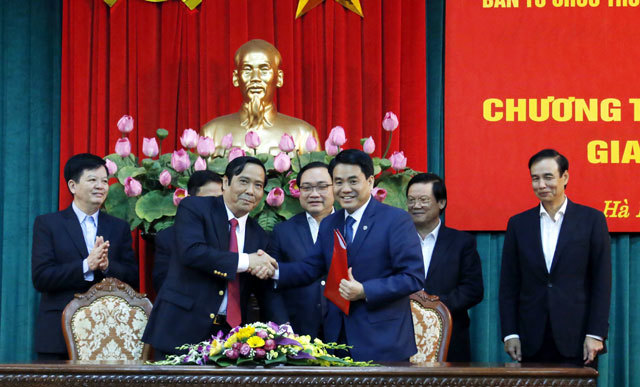 Ban Tổ chức Trung ương và Thành ủy Hà Nội tăng cường phối hợp công tác - Ảnh 2