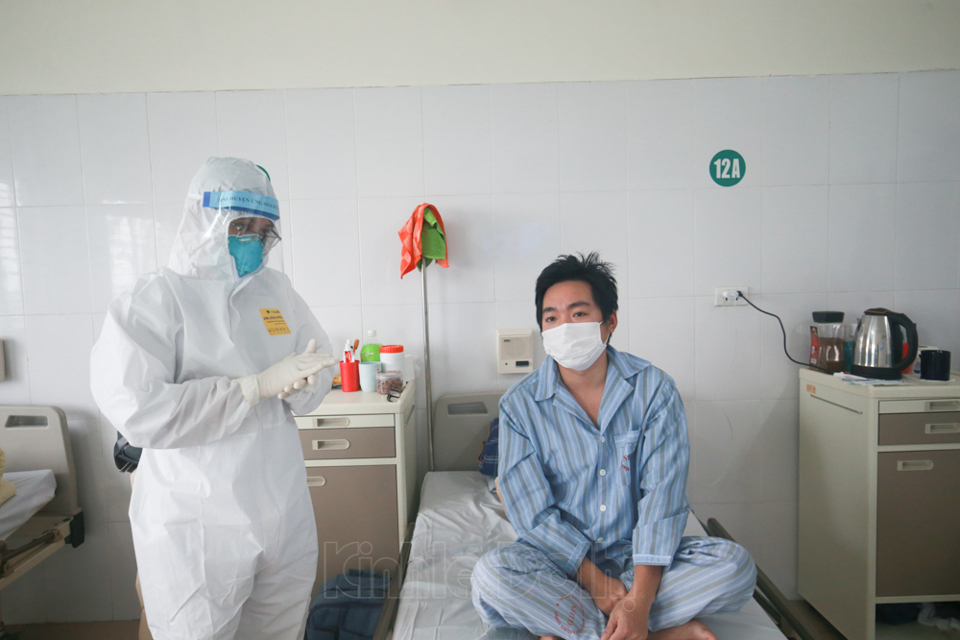 [Ảnh] Bệnh viện Bệnh Nhiệt đới Trung ương sẵn sàng mọi kịch bản ứng phó với biến chủng SARS-CoV-2 - Ảnh 14