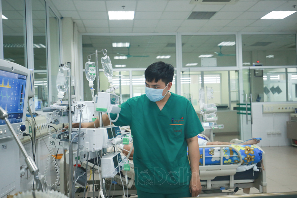 [Ảnh] Bệnh viện Bệnh Nhiệt đới Trung ương sẵn sàng mọi kịch bản ứng phó với biến chủng SARS-CoV-2 - Ảnh 21