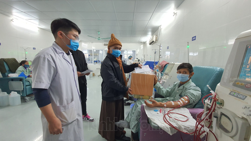 Tết sớm cho những bệnh nhân nghèo tại Bệnh viện Thận Hà Nội - Ảnh 9