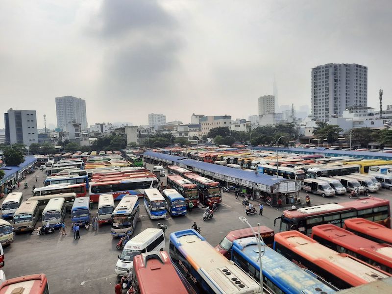 Cao điểm đi lại dịp Tết Tân Sửu: Lo lắng dịch Covid -19, hành khách về quê giảm rõ rệt - Ảnh 1