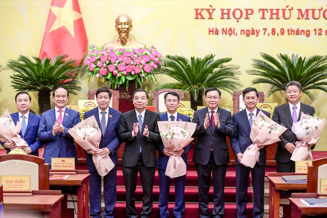 Thủ tướng phê chuẩn kết quả bầu 5 Phó Chủ tịch UBND TP Hà Nội - Ảnh 1