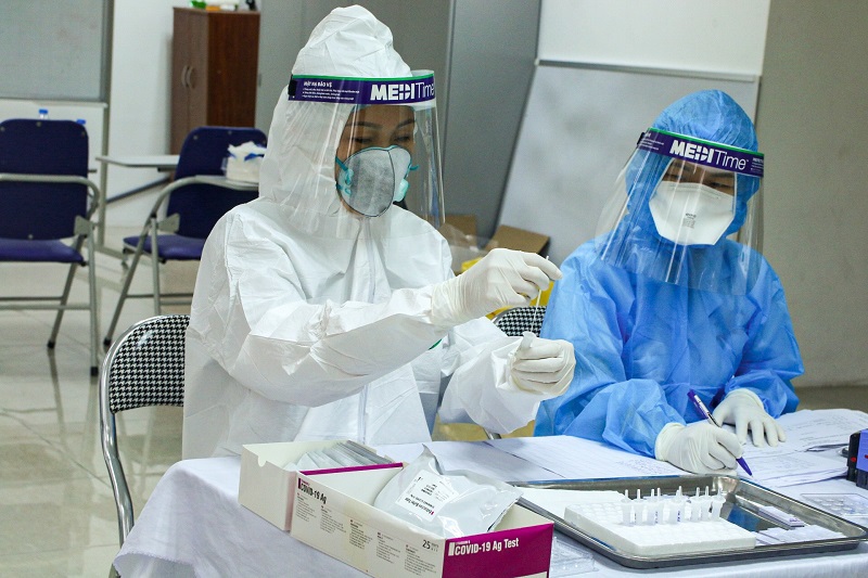 Thêm 3 ca nhập cảnh, Việt Nam có 2575 bệnh nhân mắc Covid-19 - Ảnh 1