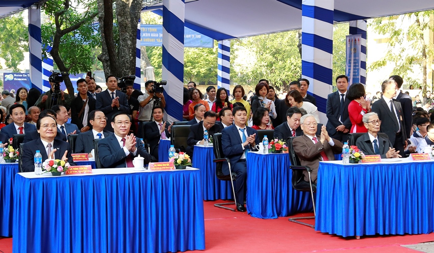 Hình ảnh Tổng Bí thư, Chủ tịch nước Nguyễn Phú Trọng thăm trường xưa - Ảnh 6