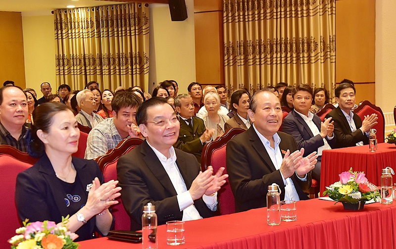 Phó Thủ tướng Thường trực Chính phủ dự Ngày hội Đại đoàn kết toàn dân tộc tại quận Hoàn Kiếm - Ảnh 1
