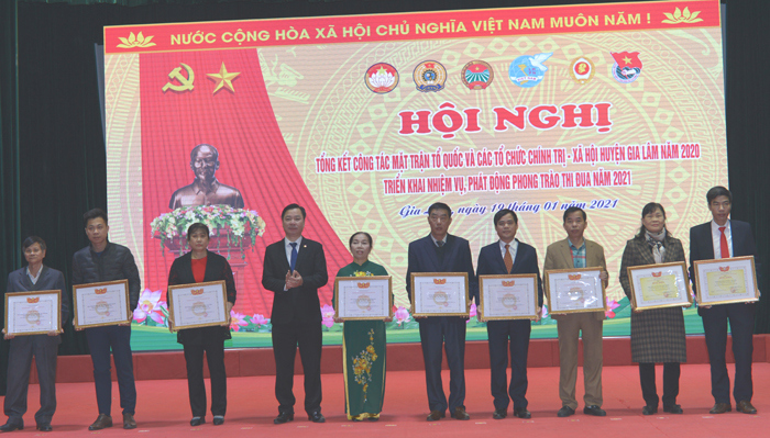 Mặt trận Tổ quốc huyện Gia Lâm và các đoàn thể chính trị - xã hội phát động thi đua năm 2021 - Ảnh 2