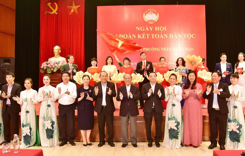Phó Thủ tướng Thường trực Chính phủ dự Ngày hội Đại đoàn kết toàn dân tộc tại quận Hoàn Kiếm - Ảnh 2