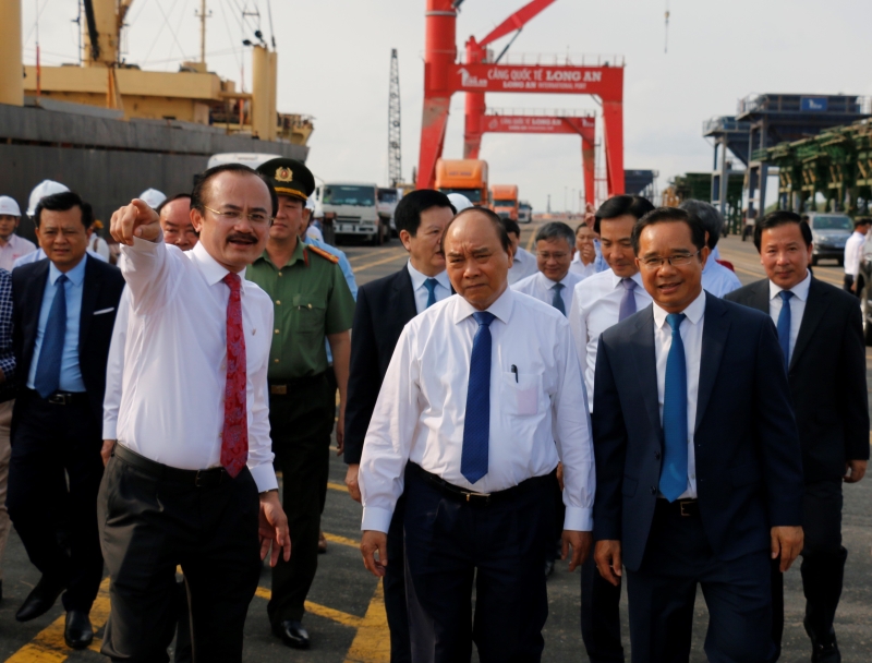 Thủ tướng thăm cảng quốc tế Long An, khảo sát vị trí xây Nhà máy điện LNG Long An I&II - Ảnh 2