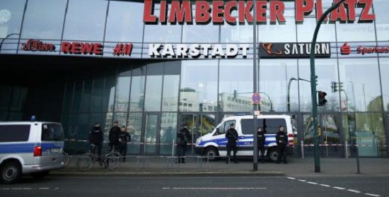 Trung tâm mua sắm Đức bị "dọa" tấn công - Ảnh 1