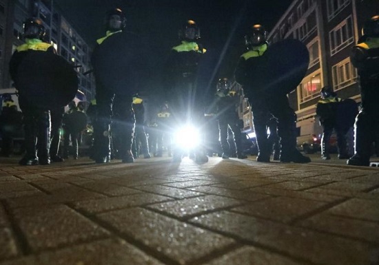 Cảnh sát Hà Lan bắt giữ Bộ trưởng Thổ Nhĩ Kỳ - Ảnh 1