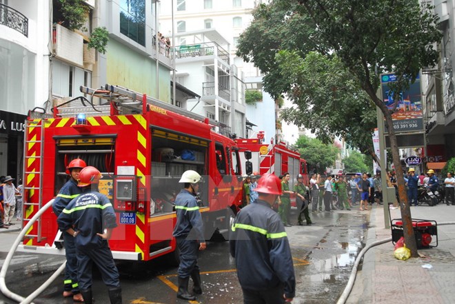 TP Hồ Chí Minh: Cháy lớn ở một kho hàng phế liệu tại Quận 9 - Ảnh 1