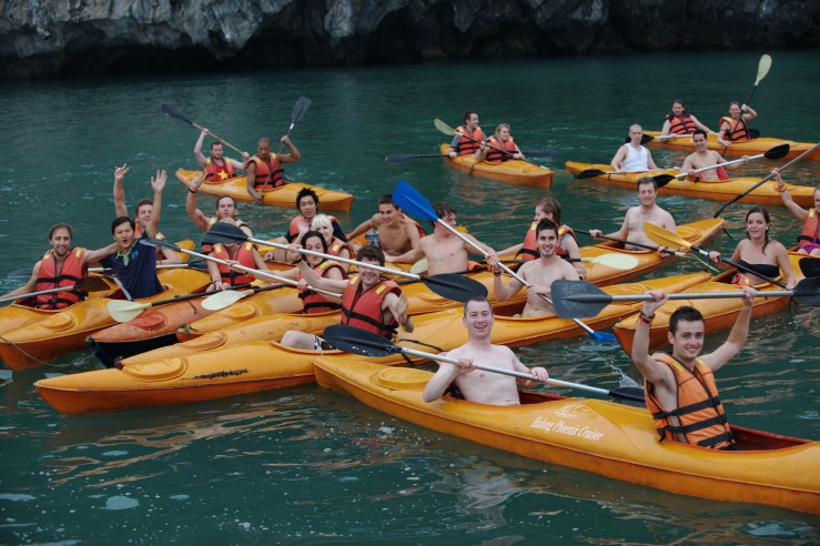 Dịch vụ chèo thuyền Kayak sẽ tiếp tục được hoạt động trên Vịnh Hạ Long? - Ảnh 1