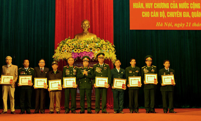 554 cán bộ, cựu chiến binh nhận Huân chương của nước CHDCND Lào - Ảnh 4