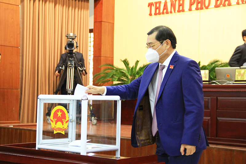 Ông Lê Trung Chinh được bầu làm Chủ tịch UBND TP Đà Nẵng - Ảnh 2