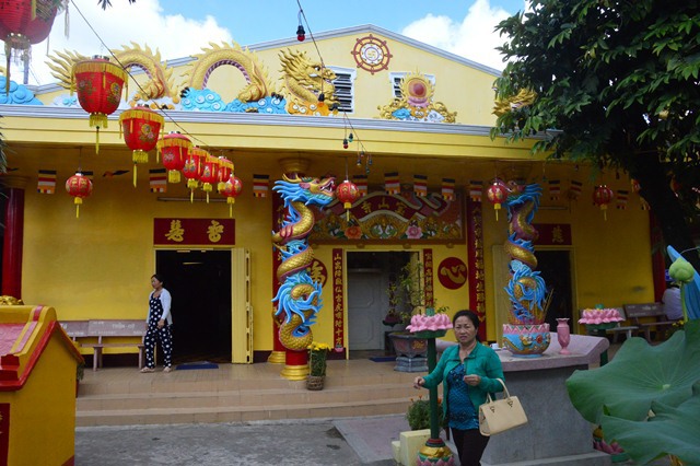 Ngôi chùa “độc nhất vô nhị ở Việt Nam” có những ngọn nến 50 năm chưa tắt… - Ảnh 1