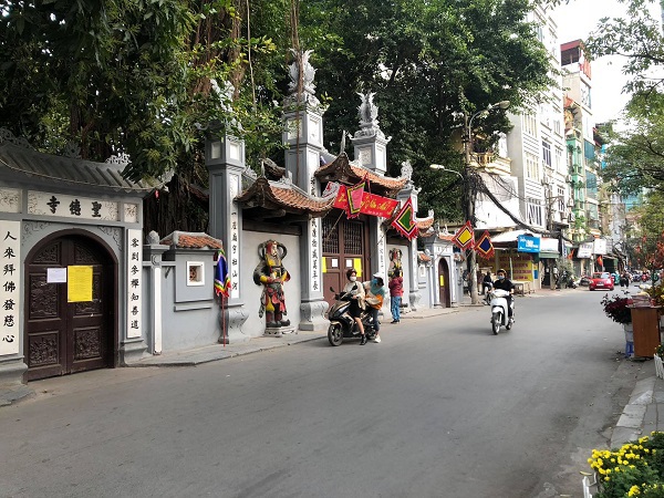 Dịp cao điểm lễ đầu Xuân tại Hà Nội: Đình, chùa ''niêm phong", dịch vụ đóng cửa - Ảnh 6