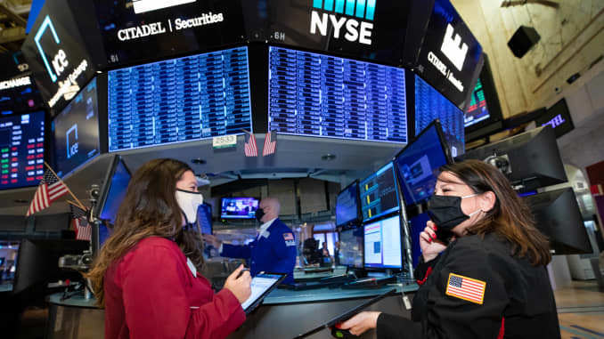 Nhà đầu tư tăng tốc bán tháo cổ phiếu, chứng khoán Mỹ có tuần tệ nhất  3 tháng - Ảnh 1