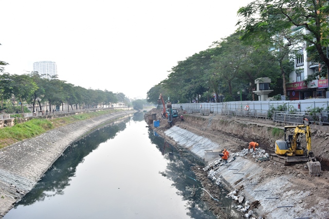 Hà Nội: Hối hả trên công trường dự án hồi sinh sông Tô Lịch - Ảnh 1