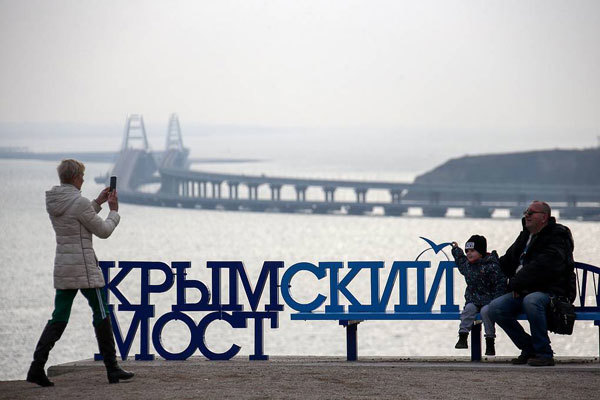 Nga tuyên bố cứng rắn trước sức ép từ phương Tây đối với vấn đề Crimea - Ảnh 1