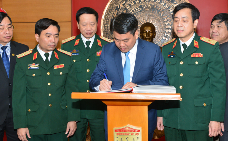 Chủ tịch Nguyễn Đức Chung thăm Học viện Quân y - Ảnh 2