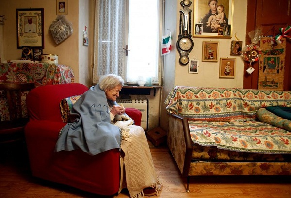 Cụ bà sống qua 3 thế kỷ mừng sinh nhật 117 tuổi - Ảnh 1